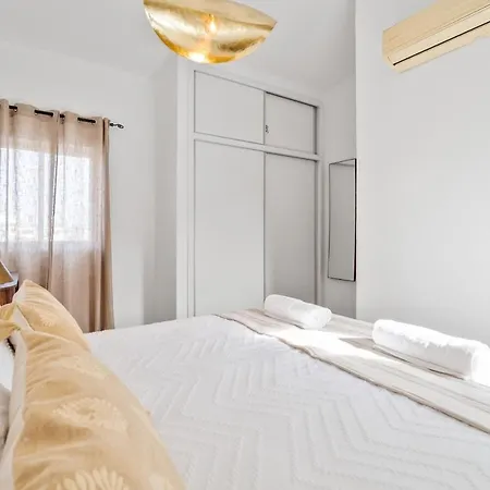 别墅 Housa - Maronique Luxury Townhouse, 650m From The