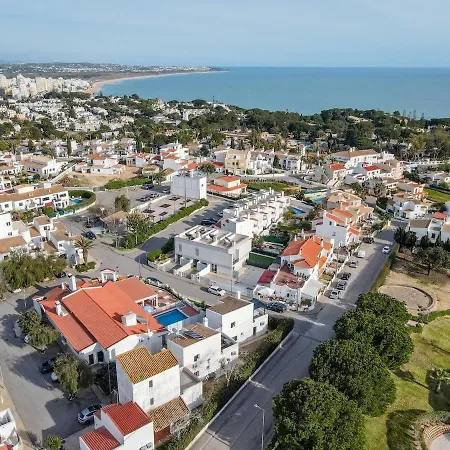 Housa - Maronique Luxury Townhouse, 650m From The