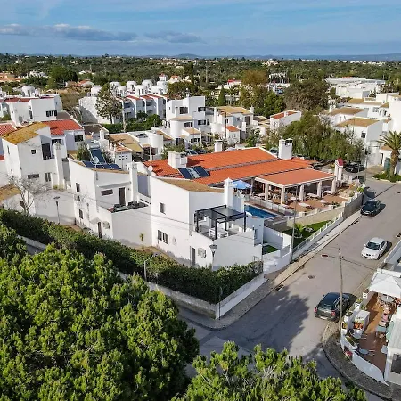 Villa Housa - Maronique Luxury Townhouse, 650m From The