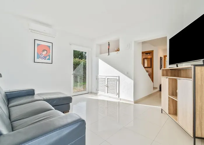 Housa - Maronique Luxury Townhouse, 650m From The Villa Porches (Algarve)