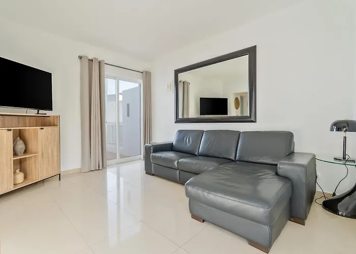 Housa - Maronique Luxury Townhouse, 650m From The Villa Porches (Algarve)
