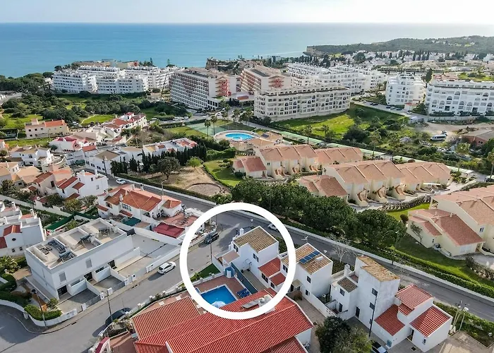 Villa Housa - Maronique Luxury Townhouse, 650m From The