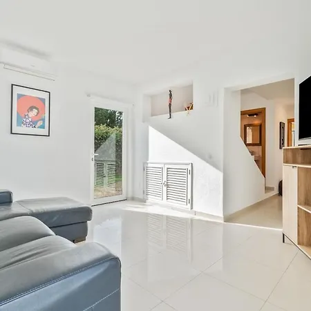 Housa - Maronique Luxury Townhouse, 650m From The Villa Porches (Algarve)
