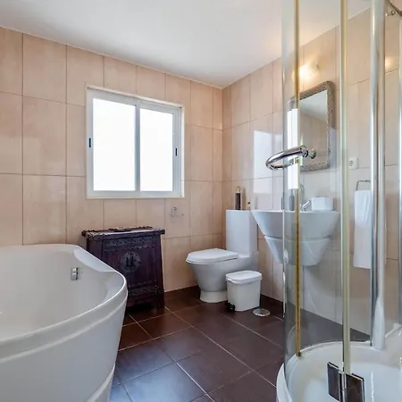 Housa - Maronique Luxury Townhouse, 650m From The Villa *