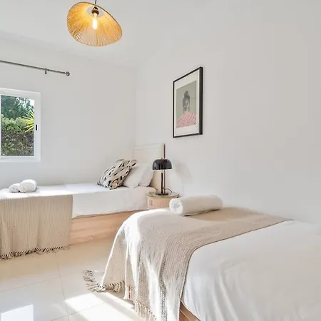 Villa Housa - Maronique Luxury Townhouse, 650m From The *