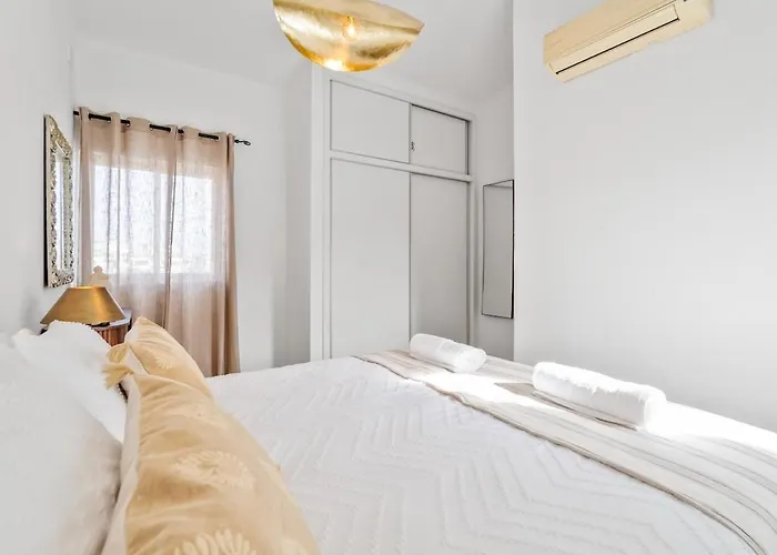빌라 Housa - Maronique Luxury Townhouse, 650m From The