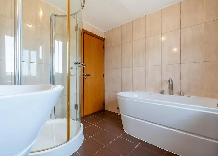 빌라 Housa - Maronique Luxury Townhouse, 650m From The