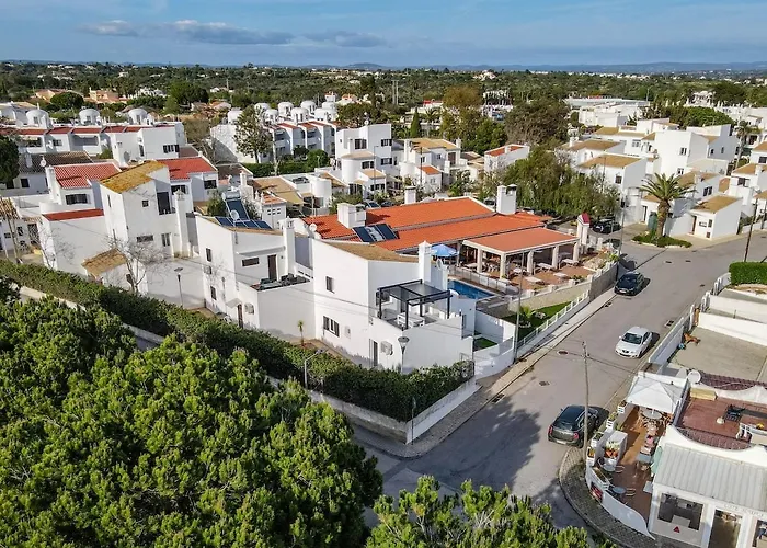빌라 Housa - Maronique Luxury Townhouse, 650m From The